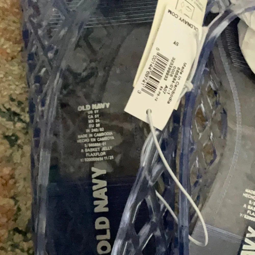 NWT Girls Old Navy Clear Jelly Sandals